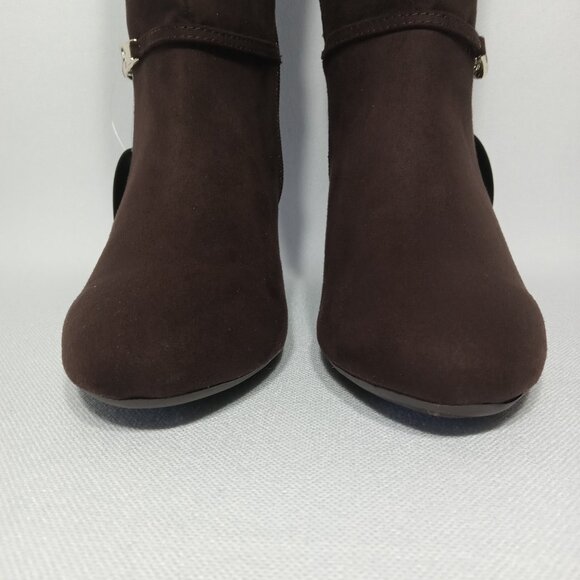 KAREN SCOTT Hanna Brown Faux Suede Knee High Wide Calf Boots Womens Size 8 - Picture 8 of 16